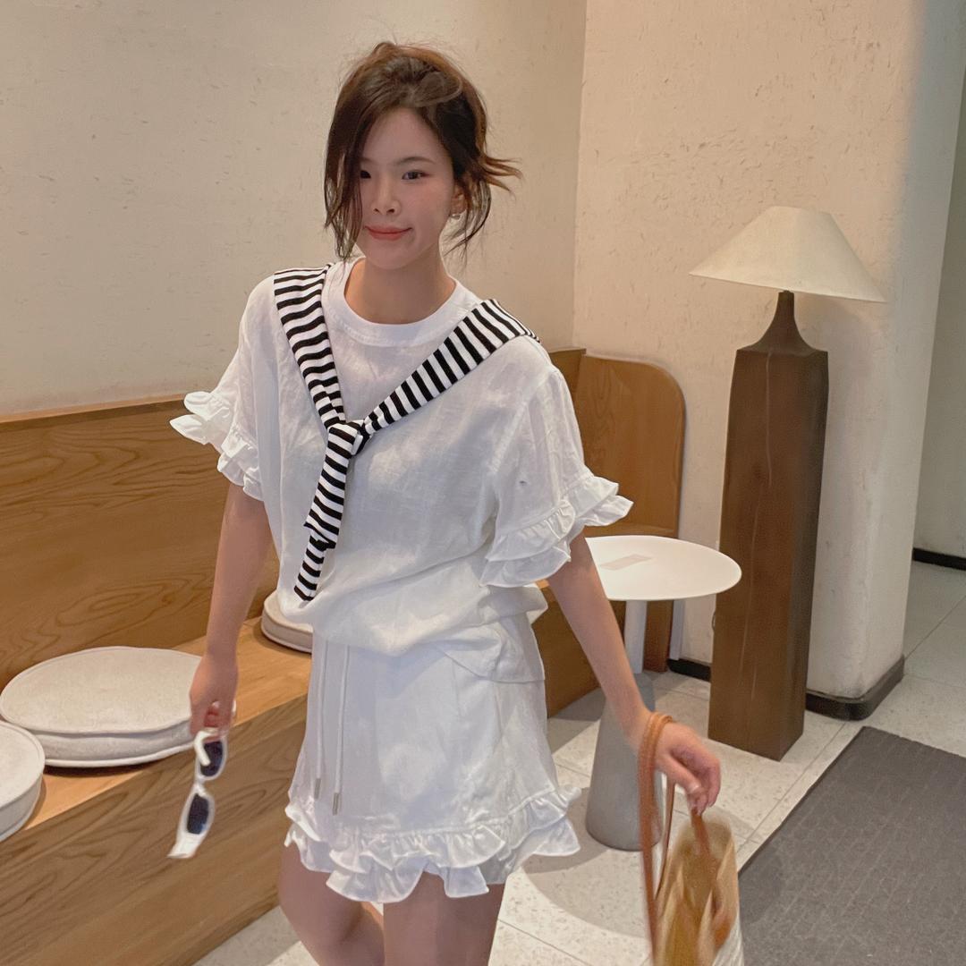 小胡今天穿什么