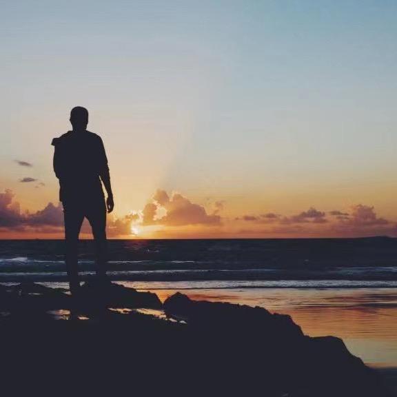 那年我双手插兜