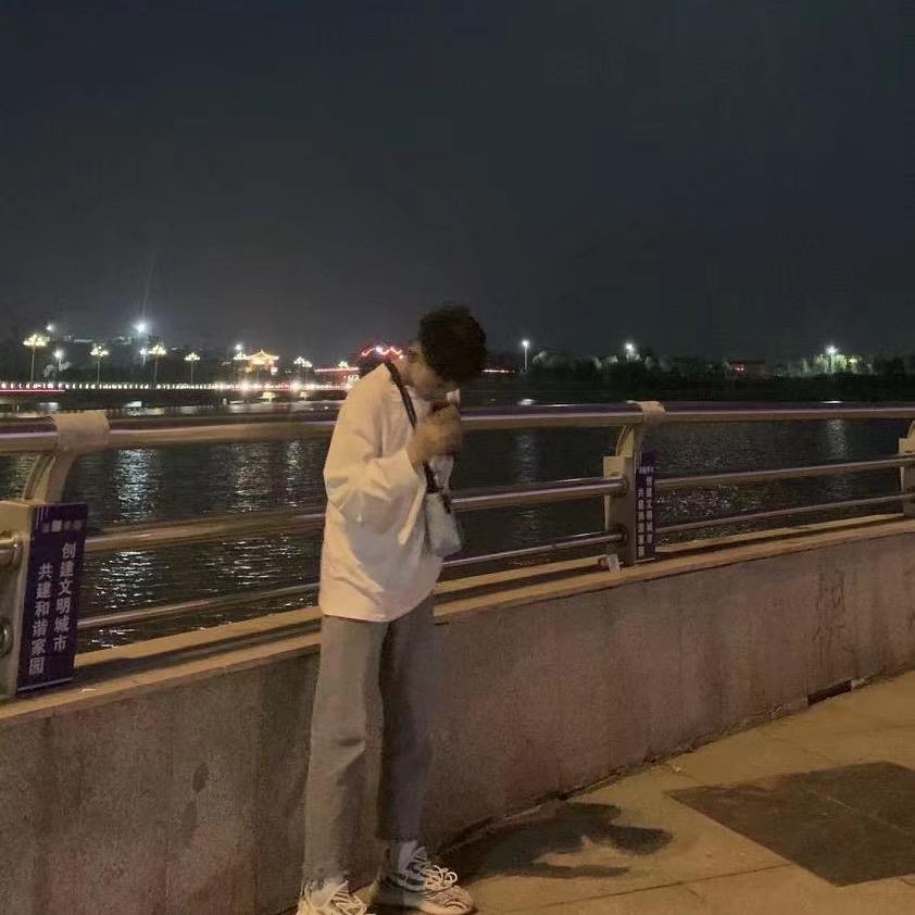 小卢的