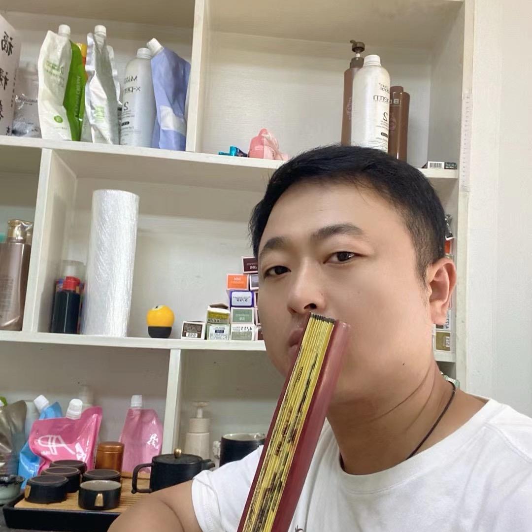 Mr黄 爱钓鱼的理发师