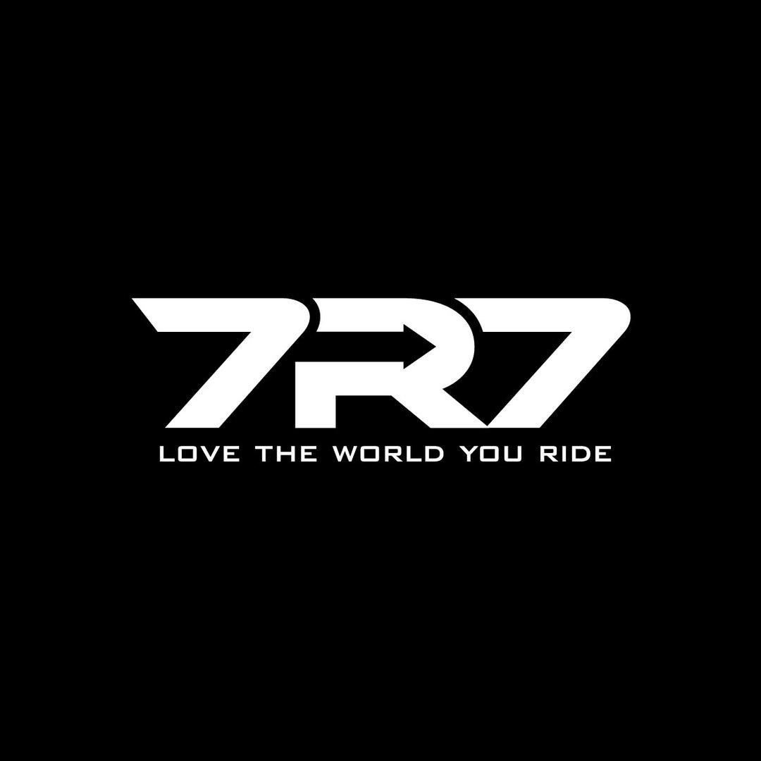 7R7运动旗舰店