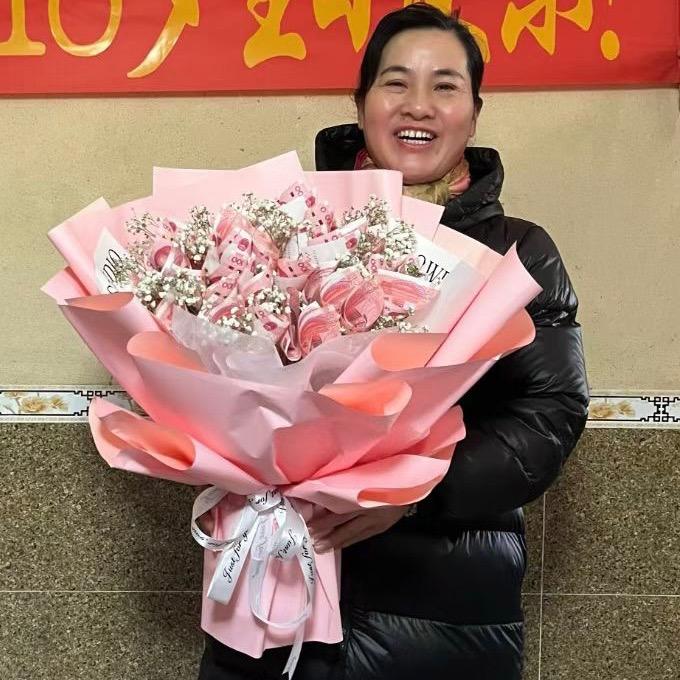 弼时余神酒店漫姐