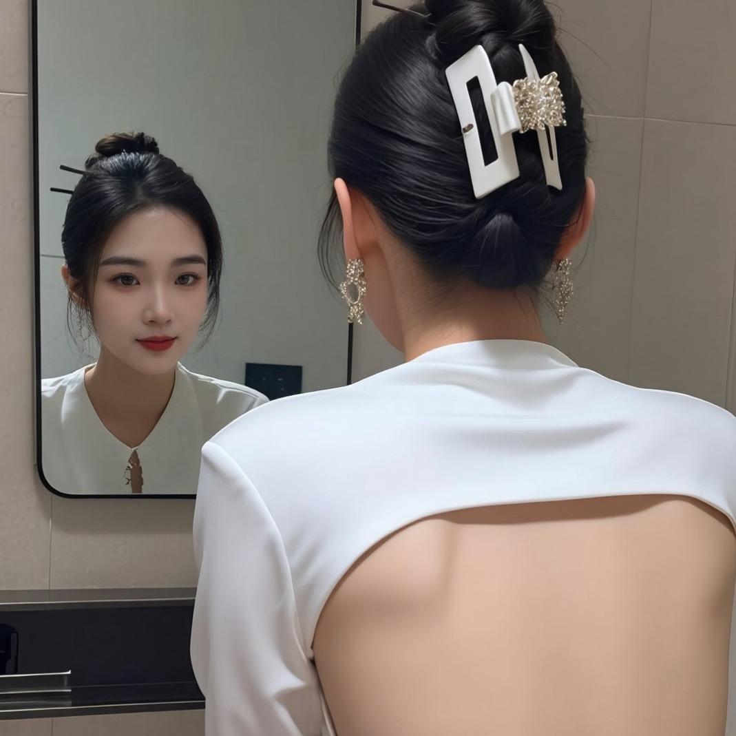 小小余