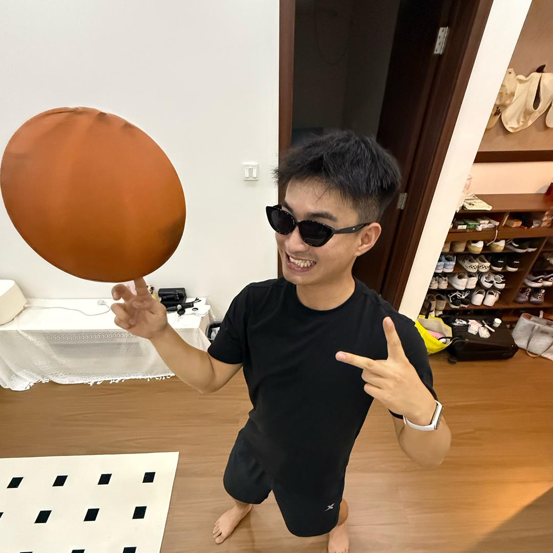 立青在打球🏀