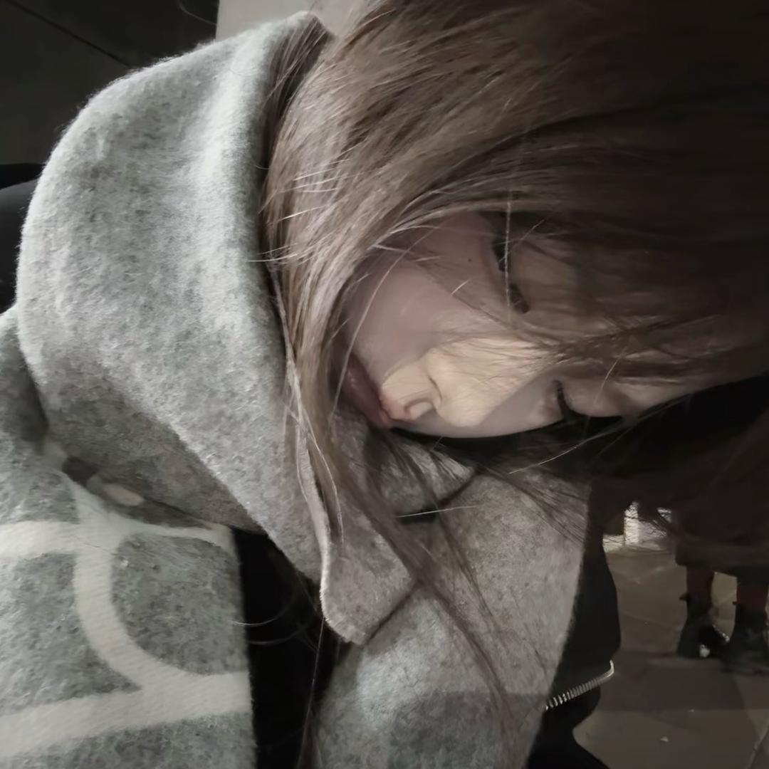 吃颗葡萄.