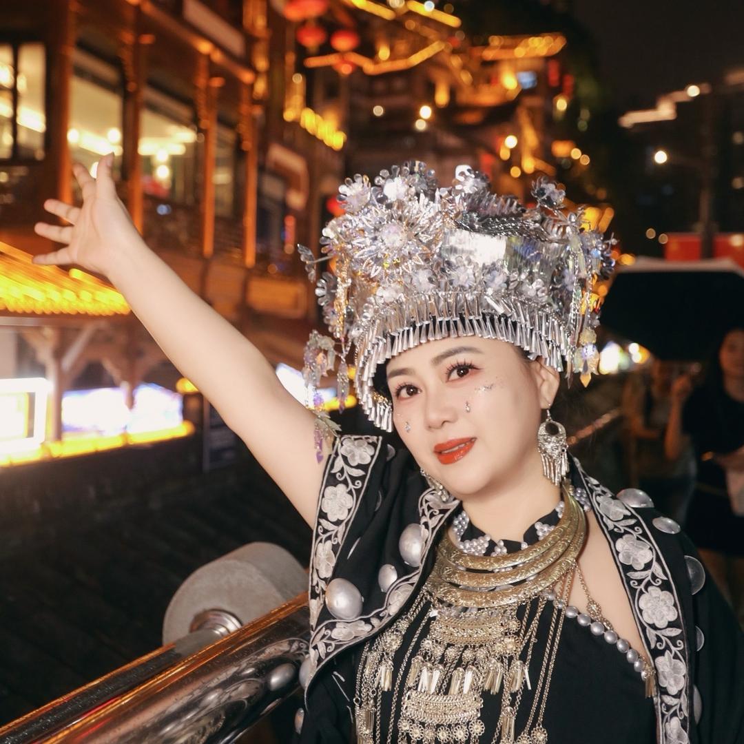 悠燃精品妈妈装