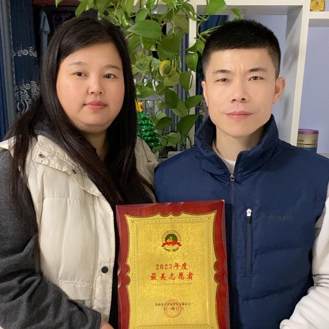 杨阳夫妇（军火在橱窗）