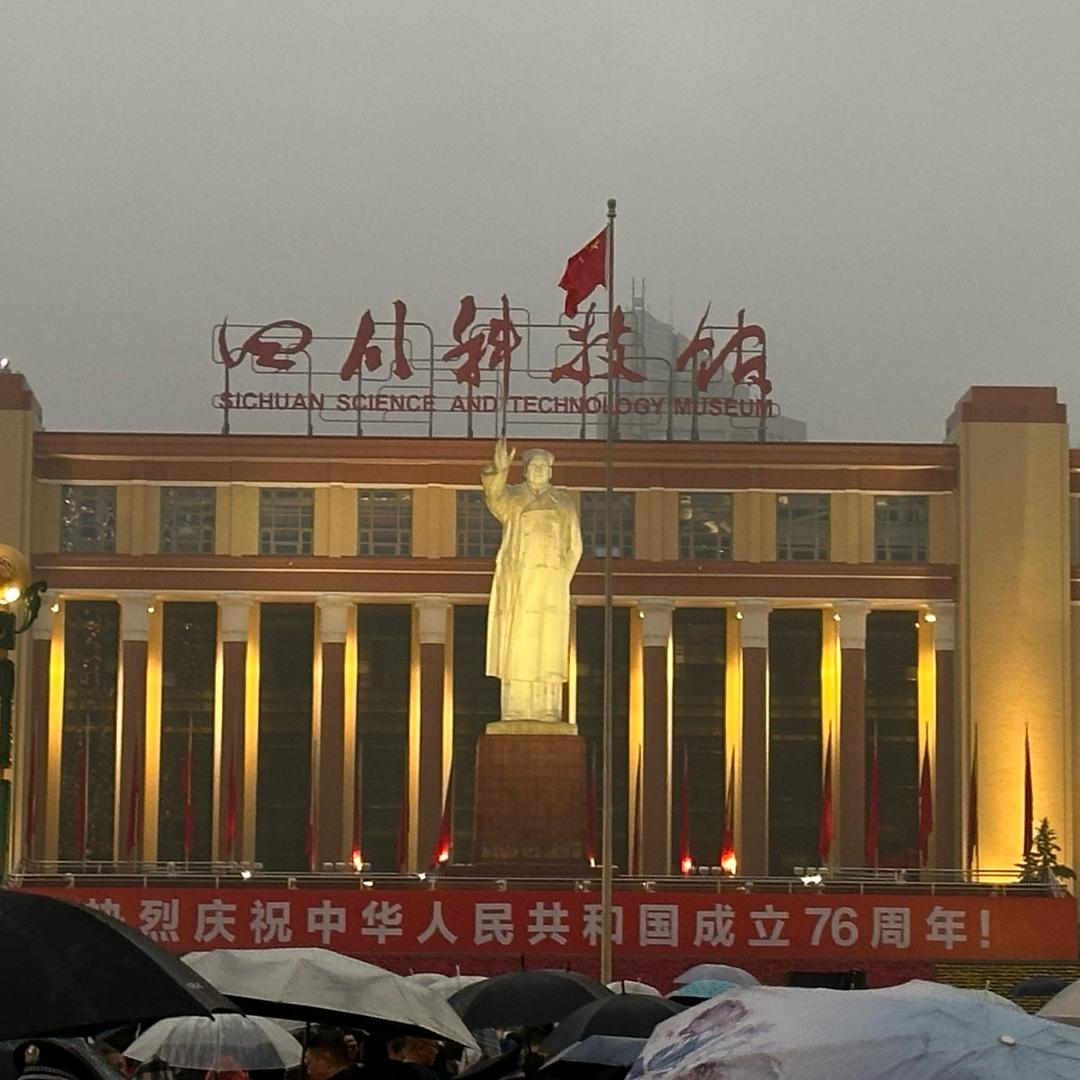 讲消防安全的小罗罗