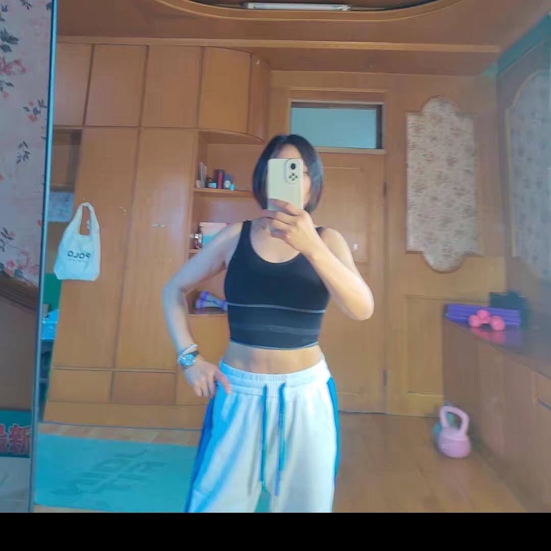 三姐2点20在《70后的三姐爱健身》直播