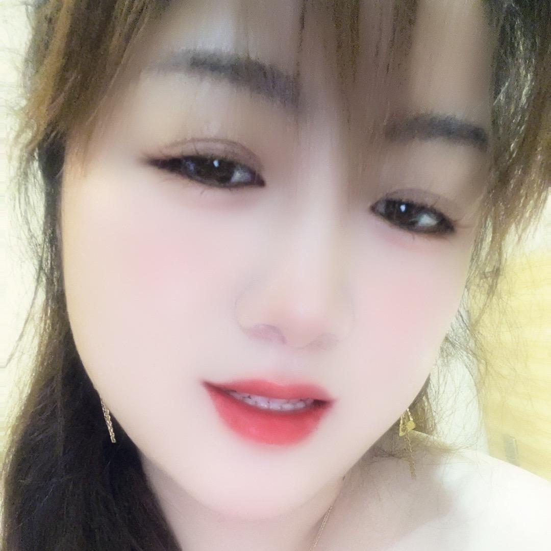 上官依亿