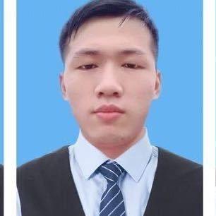 小靓仔，单身一人。