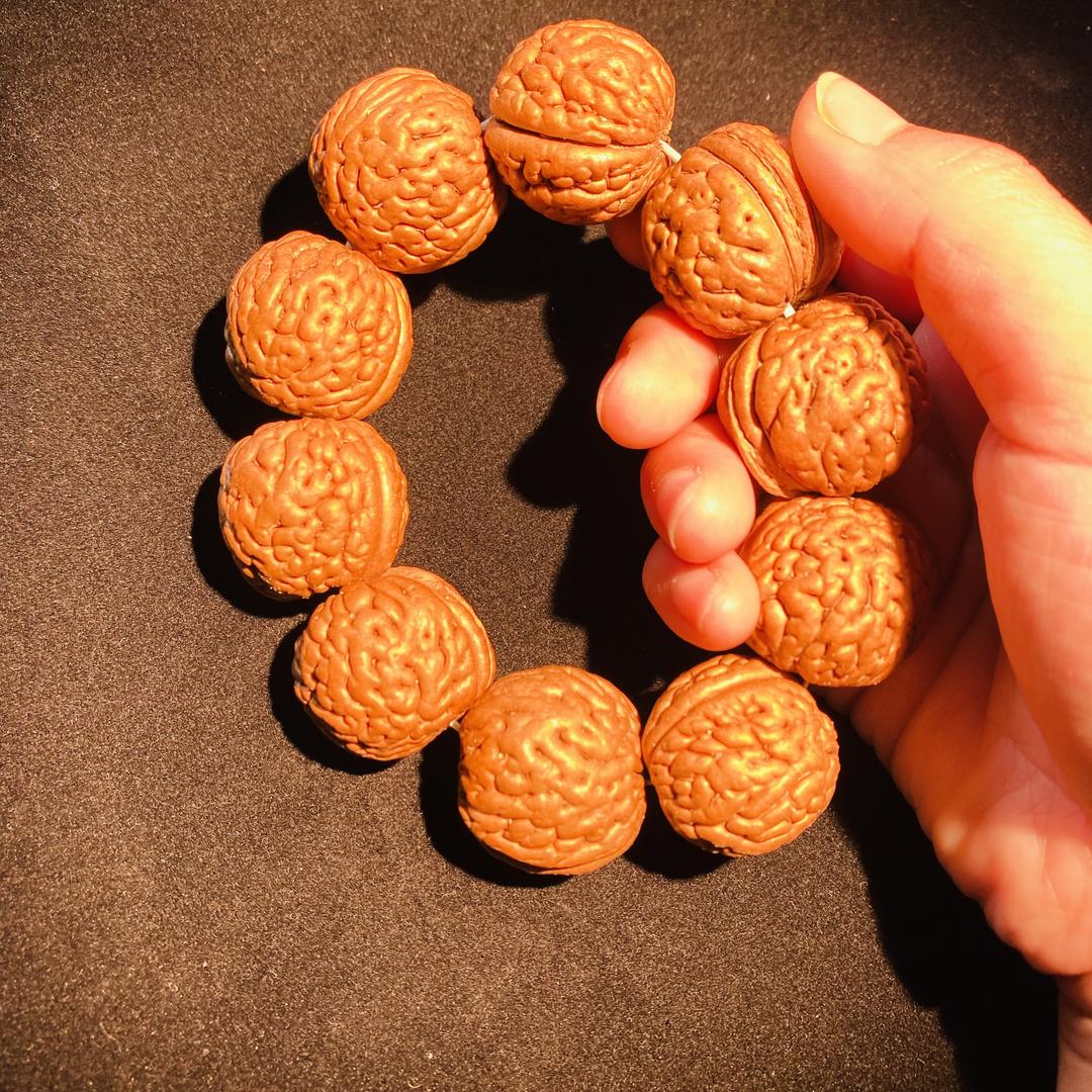 火红美术工艺桃串