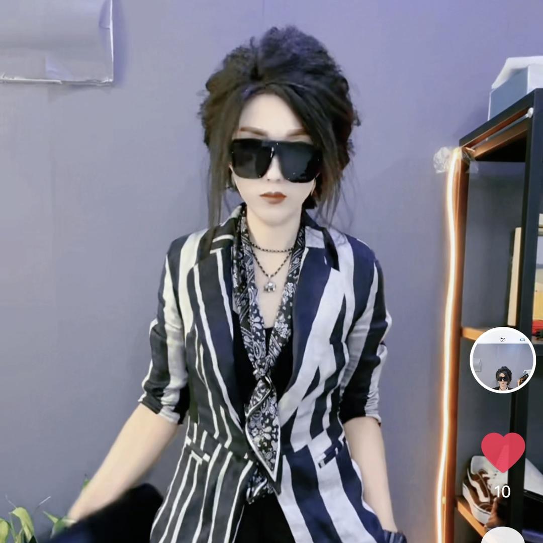 云凰服饰销售2号店