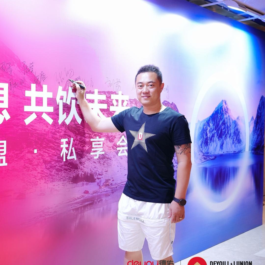 大鹏八百万粉丝