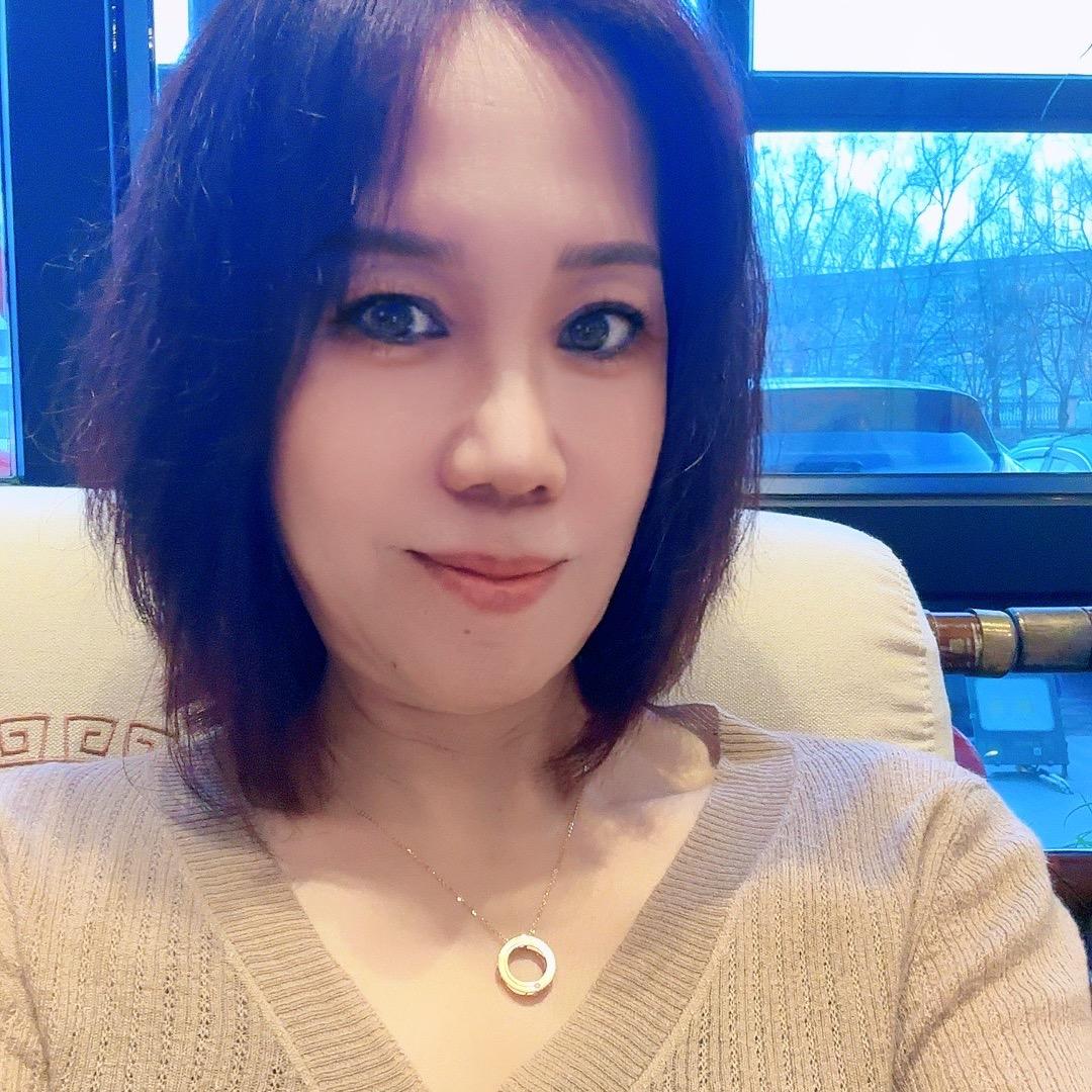 莉莉
