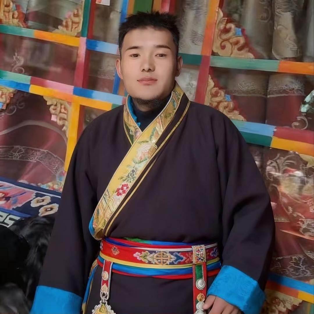 ཨ་ཁུ་  巴桑🚸