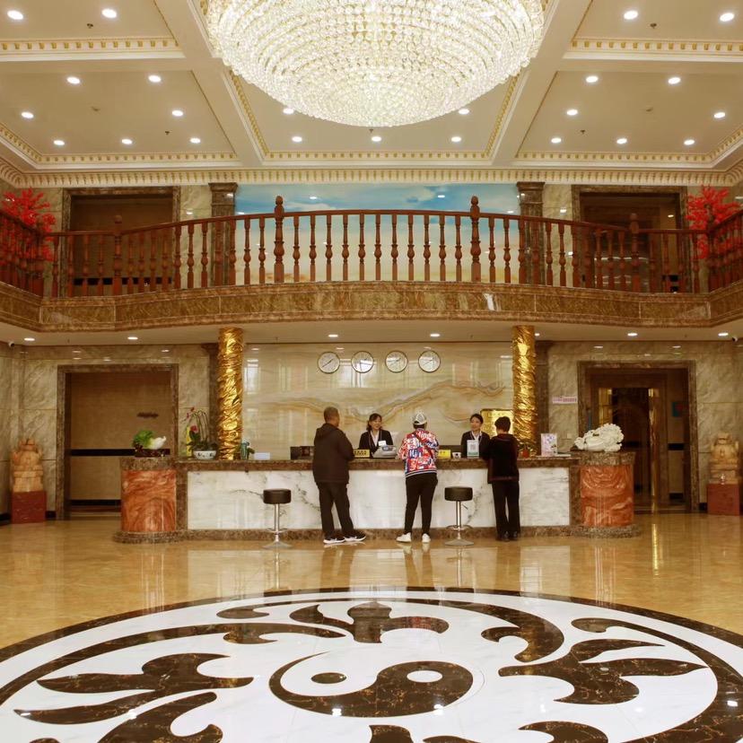 五龙背双立温泉度假村