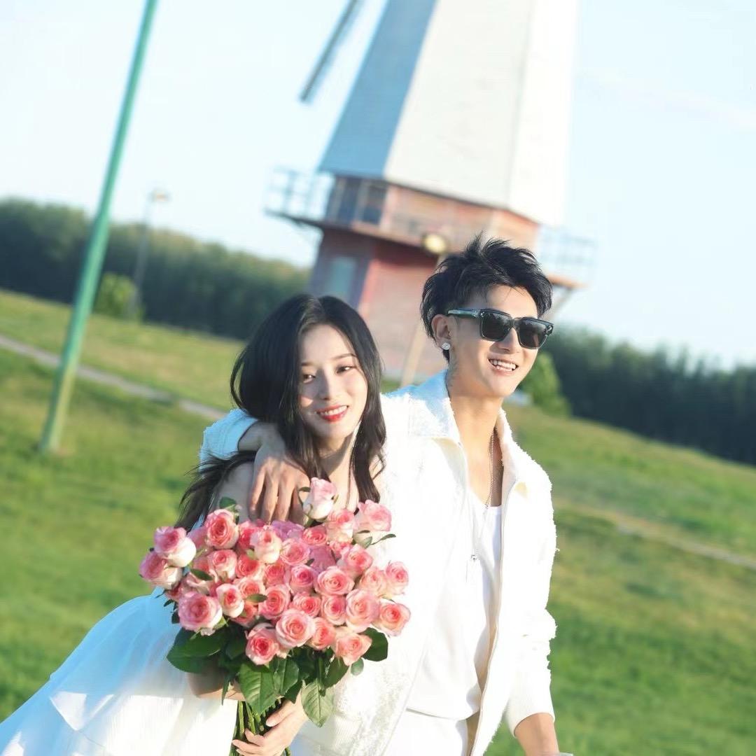 U.可爱的逸✨（拥有cp亲签版