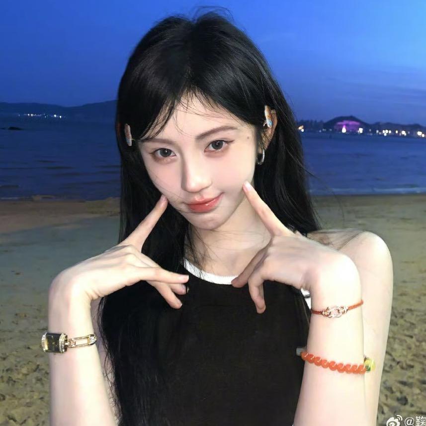 小乖ᵏⁱˢˢ`