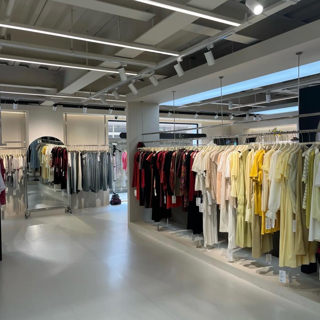 高品女装工厂店