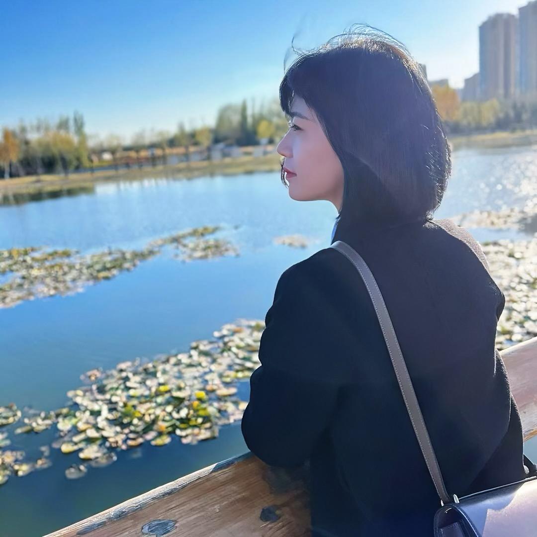 沐光而行de万万💫