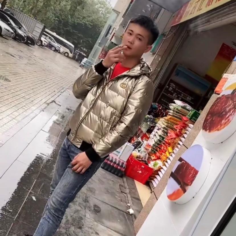 喝进杯中酒