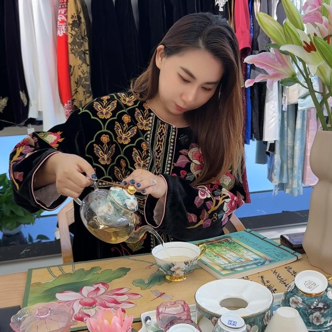 吃喝玩乐找雯雯