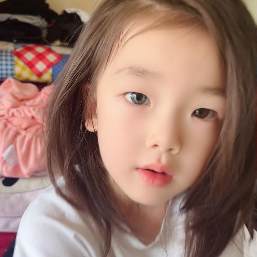 异瞳妹妹CC