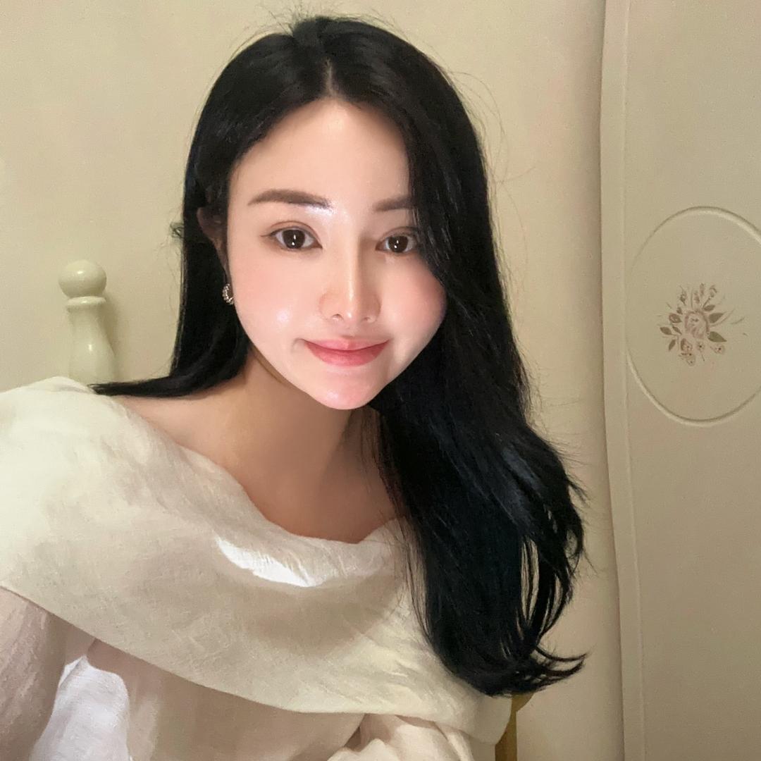 十三行N+PLUS，C姐