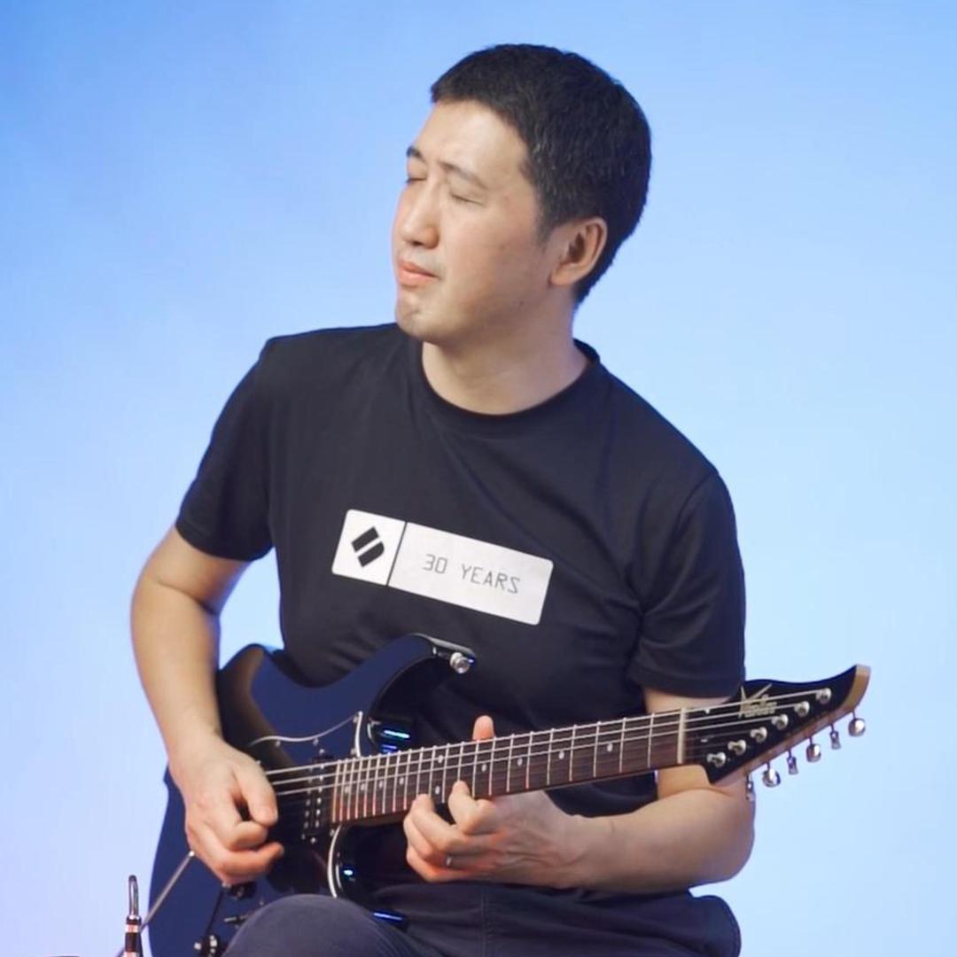 老铮弹吉他🎸