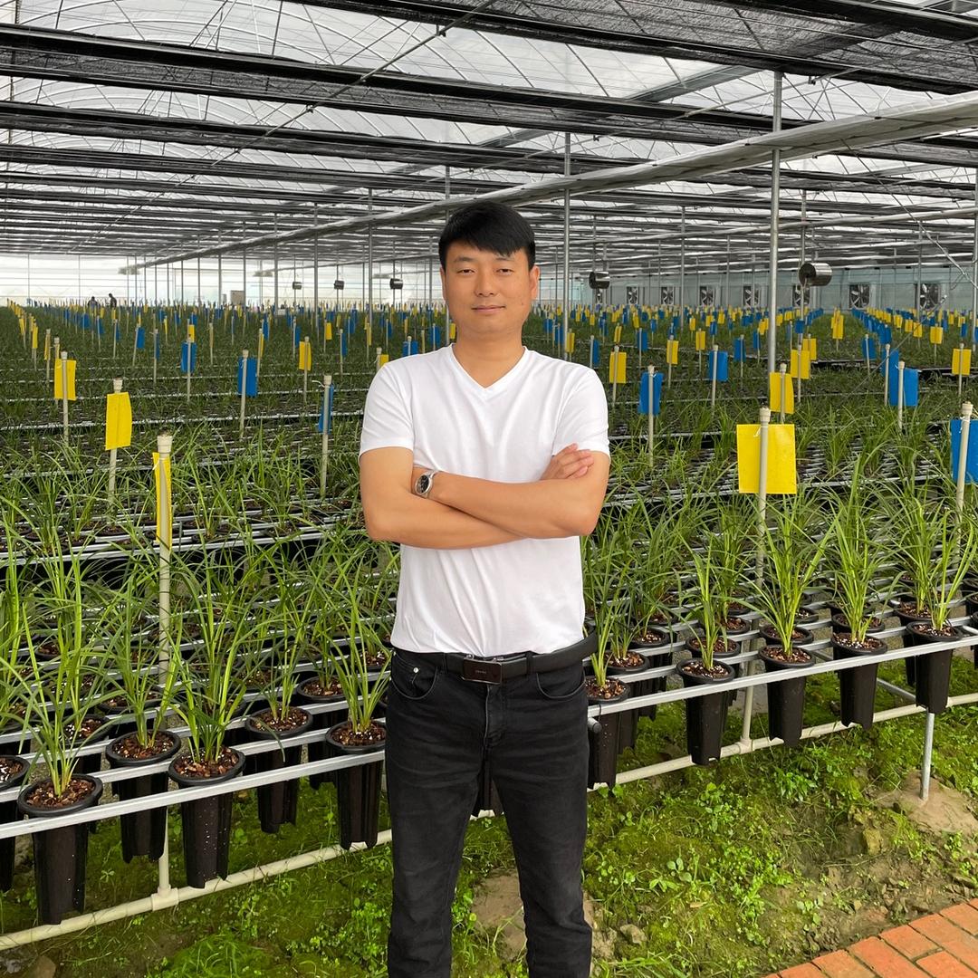 盛荣兰业（西装哥）