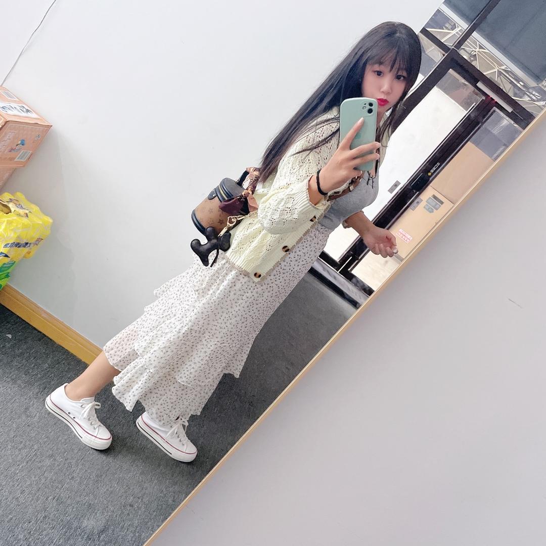 静静💃