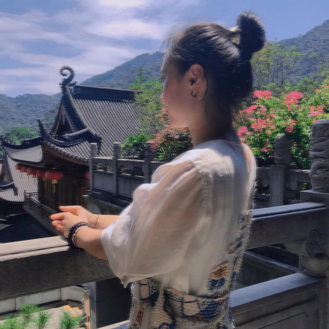 曲小琪头像
