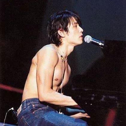 两米八的坤