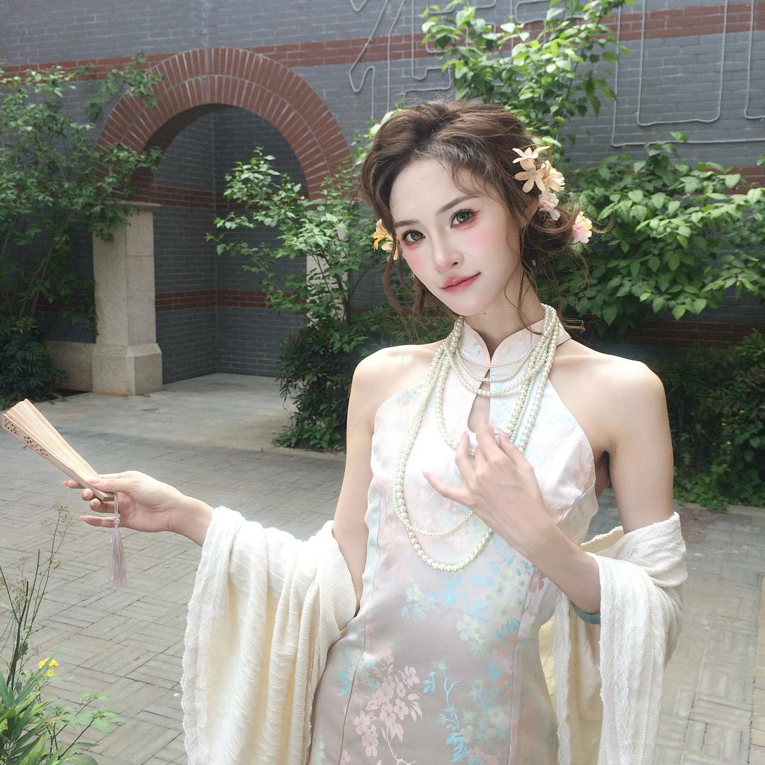 苏柚七会化妆（在南岳）