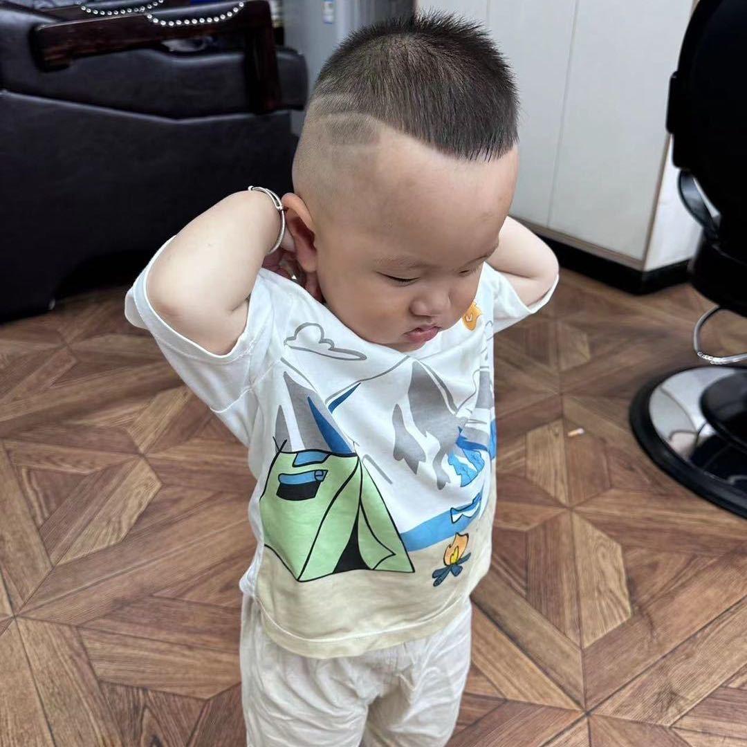 万鑫园三叶子超市