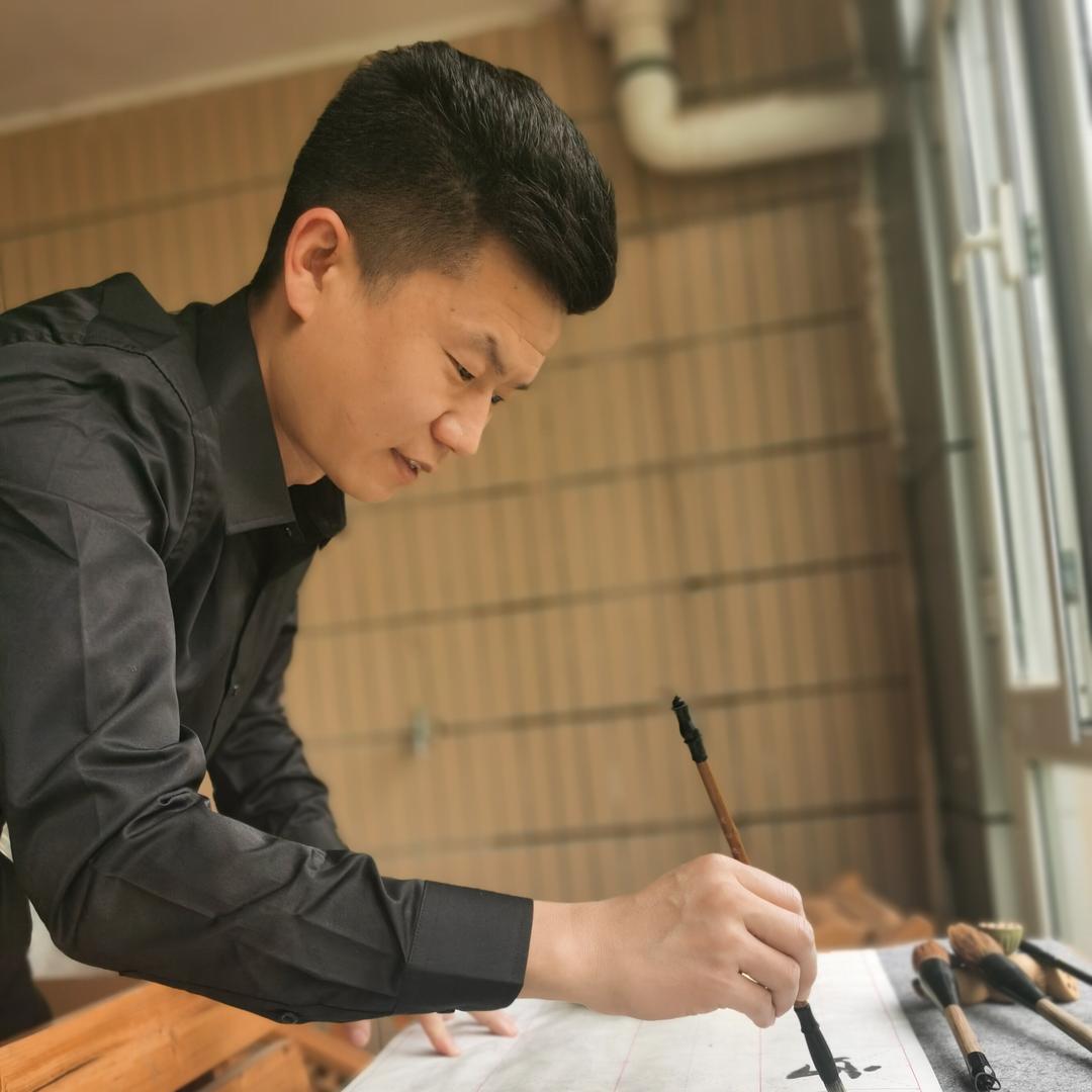 (金 年)法律咨询