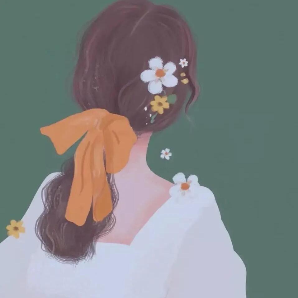 八 月