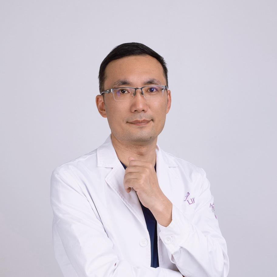 美容皮肤科医生关灿彬