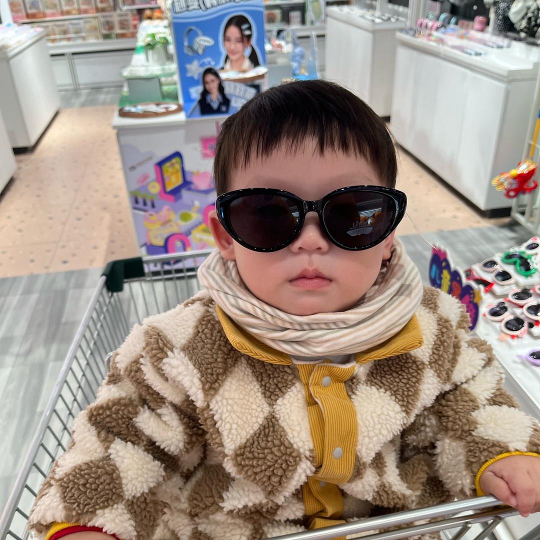 笑呵呵的小赫赫