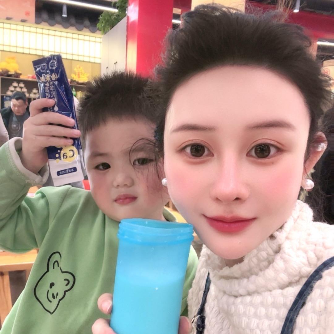 庞成成好幸福（四个娃麻麻）