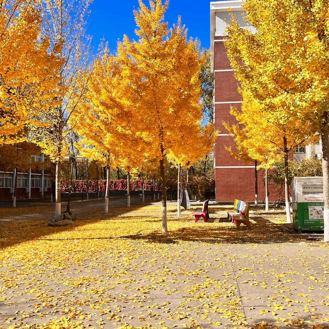 和俊服饰
