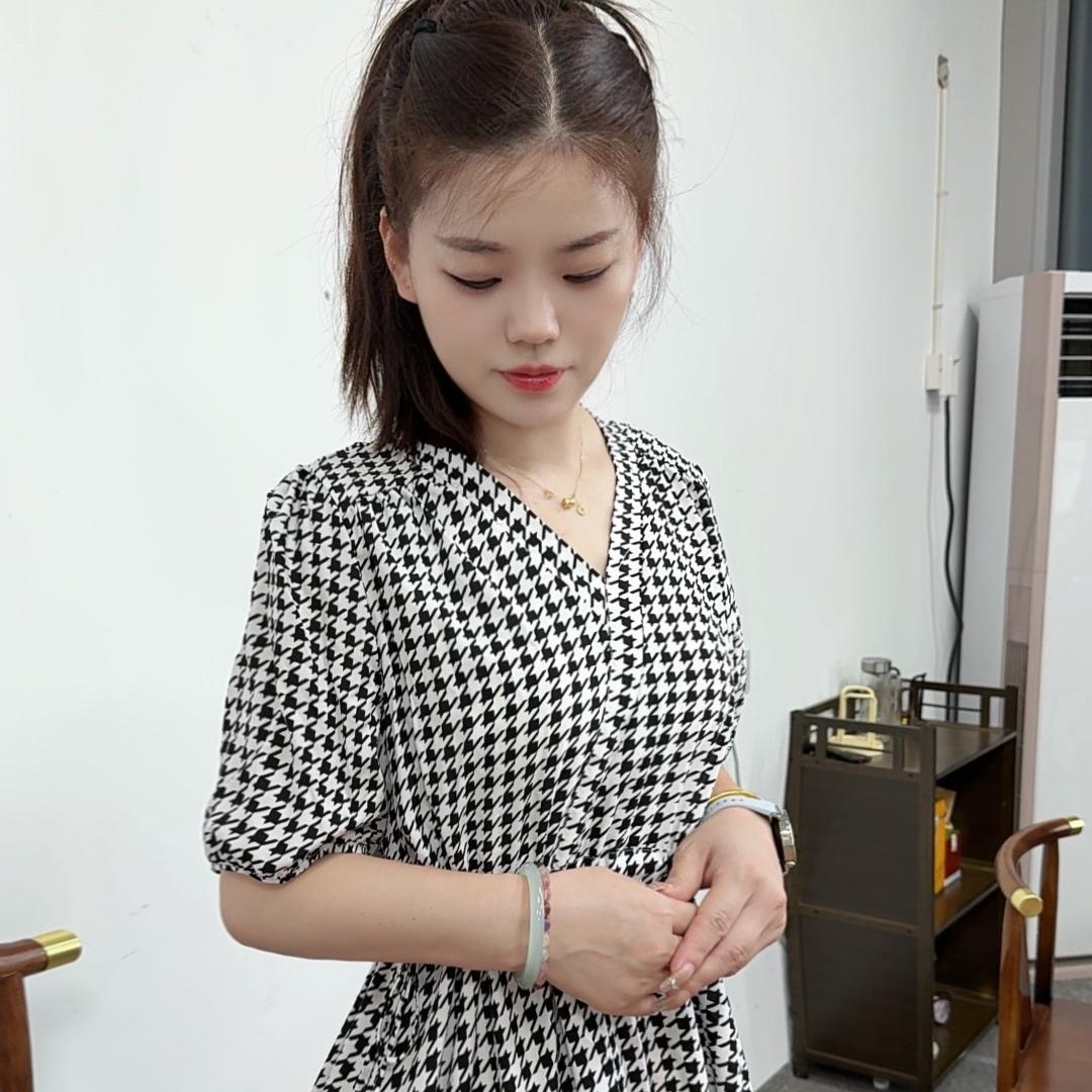 清瑟服装