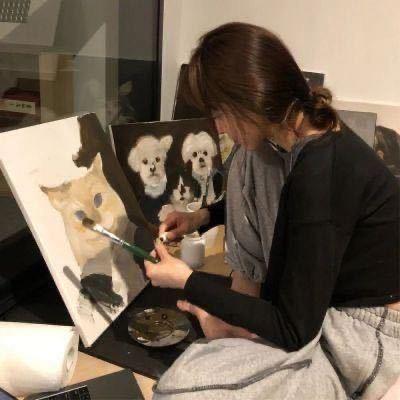 小菲在这里