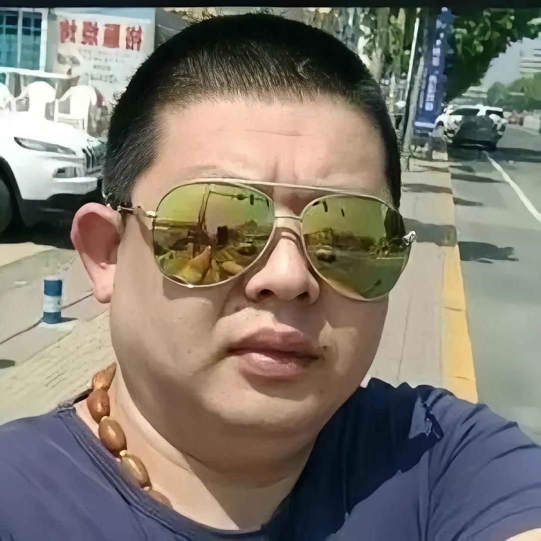 AAA建材批发裴哥