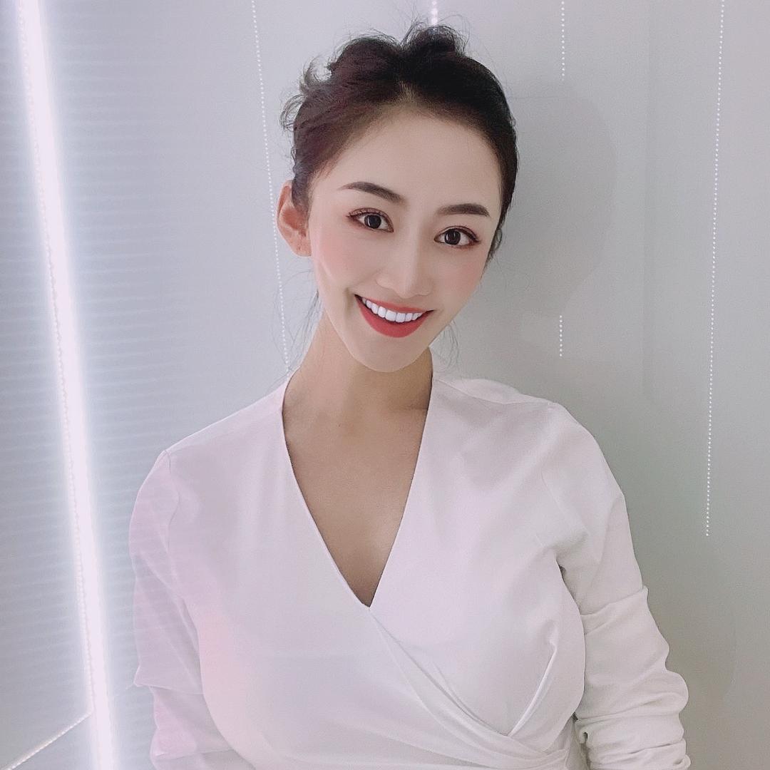 詹静