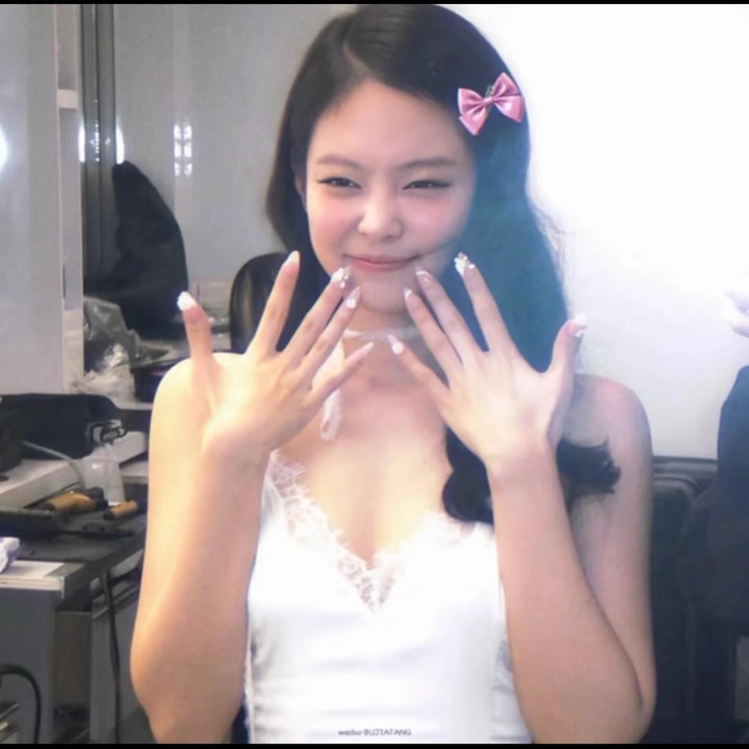 美女不⁷饭