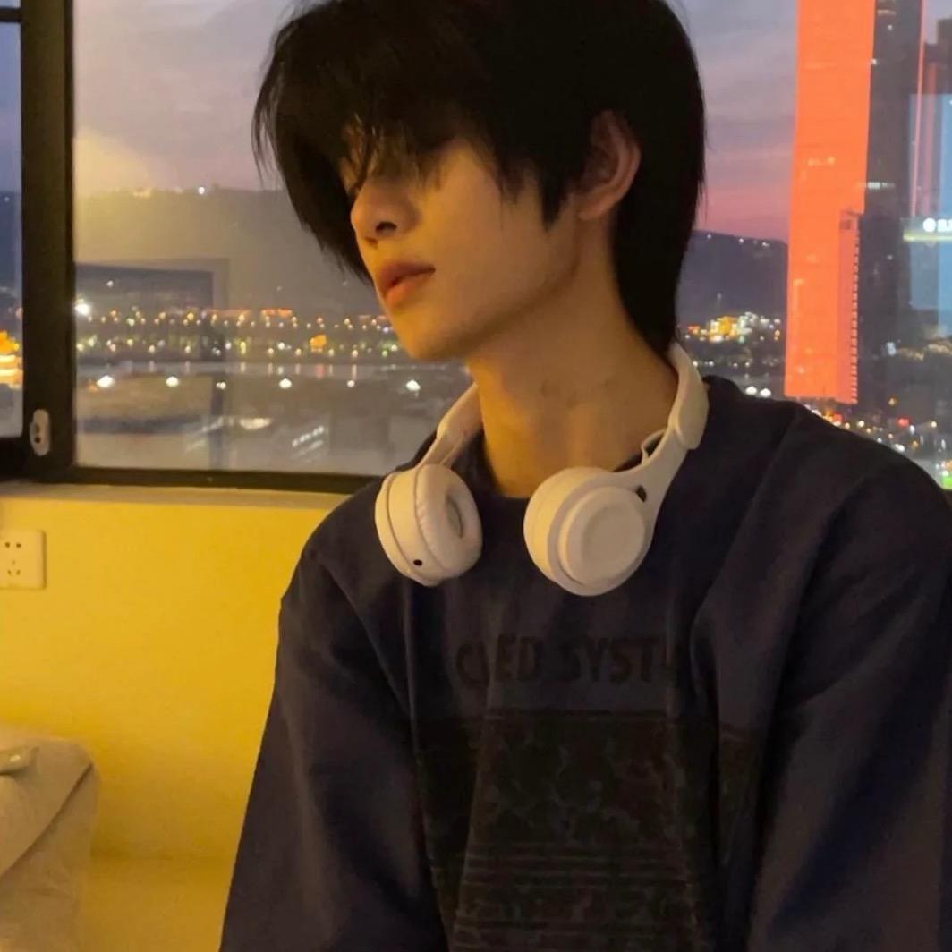 顾泺。