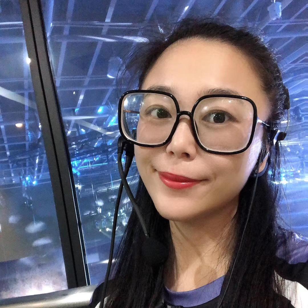 制片人何芷菡