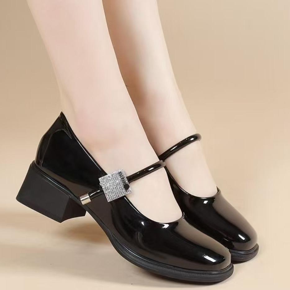 时尚精品男女鞋铺